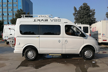 大通V80短轴中顶B型房车