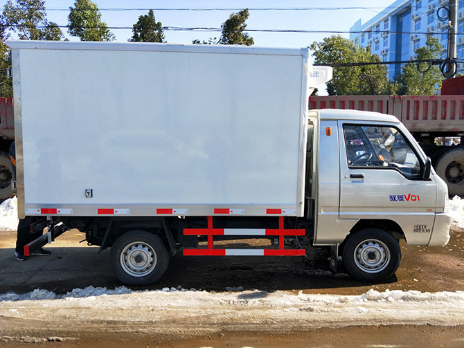 福田驭菱2.6米冷藏车